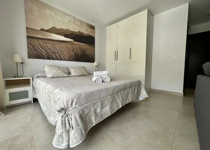 & Torres De San Juan Нерха